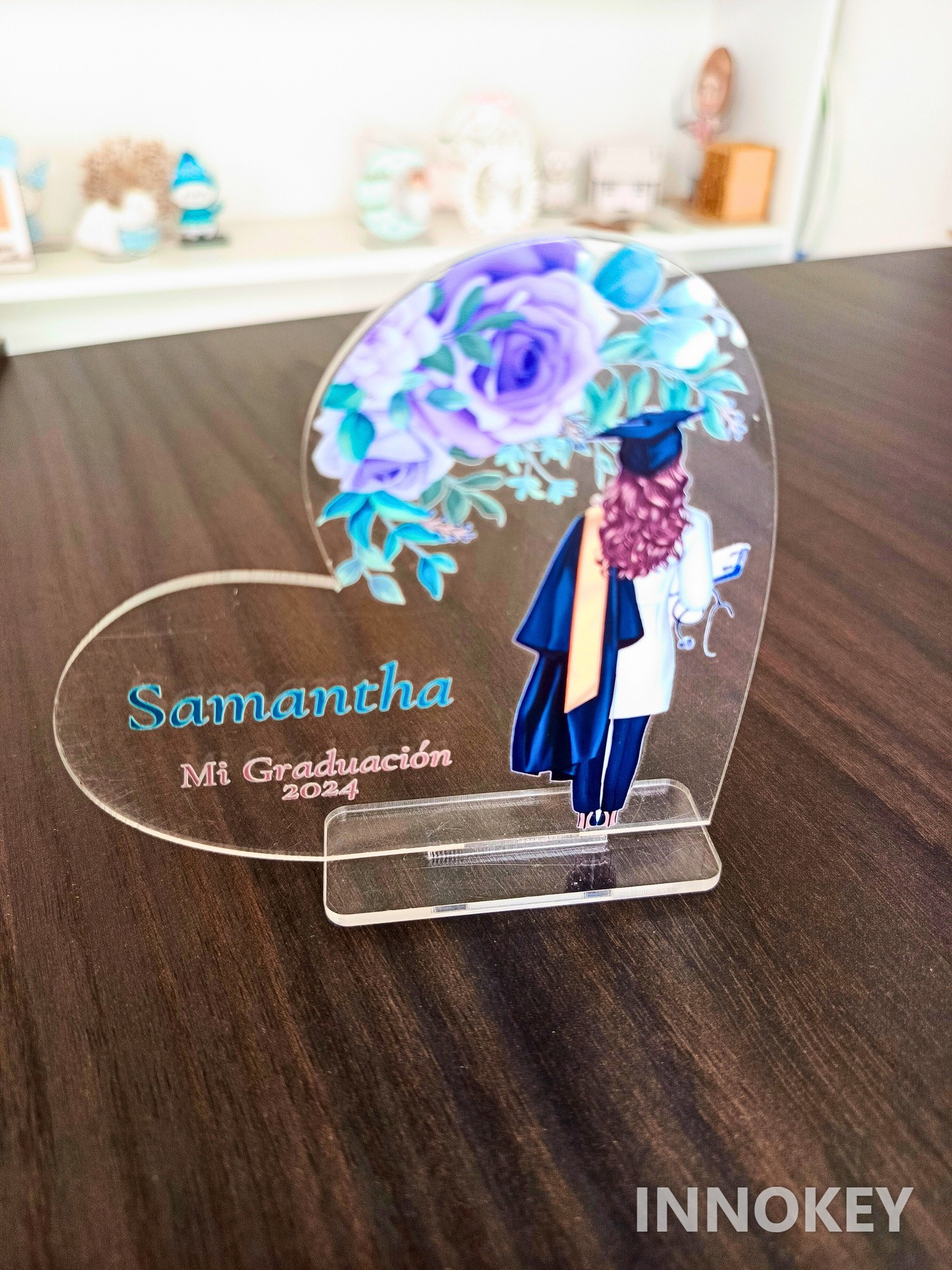 Placa personalizada de graduación con diseño floral