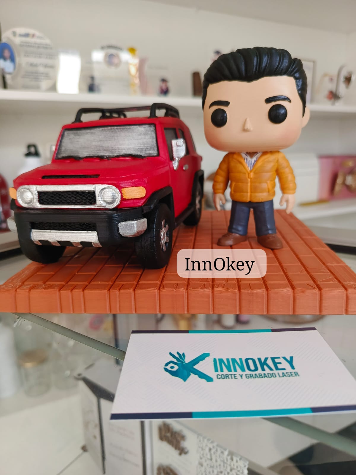Figura 3D personalizada con vehículo